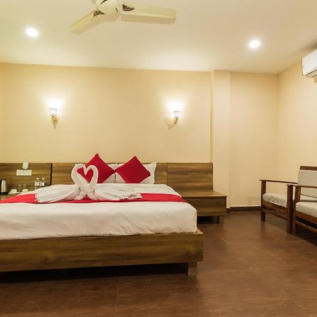 Sisai Park Village Chitwan Exterior foto